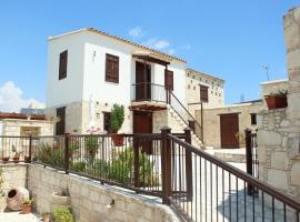 Olympia Traditional Houses, hotel with parking in Lymbia