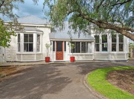 Pepper Tree Villa, B&B in Masterton