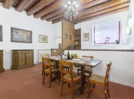 Center ZTL Lovely Apartment