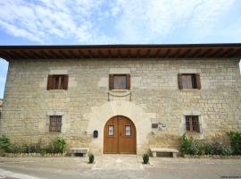 Casa de la Cadena, ladanjska kuća u gradu 'Asiáin'