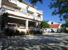 Apartmani Mira