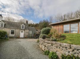 Bron Heulog Cottage, holiday home in Llangoed