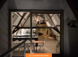 Burgstraat 17 Apartment in Exclusive Patrician House in Medieval Ghent, hotel near St. Nicholas' Church, Ghent