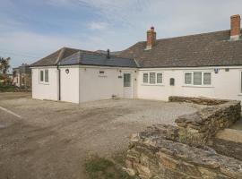 Cormorant, vacation home in Holywell Bay