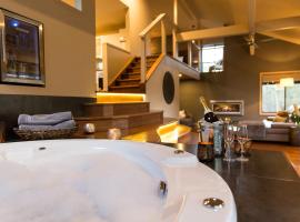 The Edge Villa, hotel con jacuzzi en Mount View