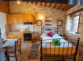 Constantias stone houses, country house in Lofou