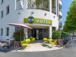 B&B HOTEL La Rochelle Centre, hotel near La Rochelle - Ile de Re Airport - LRH, 