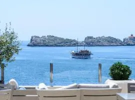 Royal Ariston Hotel