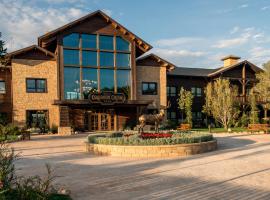PortAventura Hotel Colorado Creek - Includes unlimited access to PortAventura Park & 1 access to Ferrari Land, hotel near Reus Airport - REU, Salou