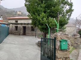 Casa en La Rinconada, готель біля визначного місця El Burguillo Reservoir, у місті El Barraco