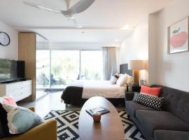 Scandi Beach apartment, hotel near Sirsi Marina, Avalon