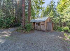 Dear Ol' Dad's Cabin, hotel in McKinleyville