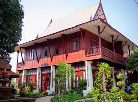 Baan Lhang Wangh บ้านหลังวัง, hotell i nærheten av Wat Phra Si Rattana Mahathat i Phitsanulok