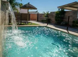 Villa Nueva Cascada - Casa Rustica "Tu Casa En Conil"