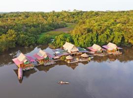 Amazon Oasis Floating Lodge, hotel en Iquitos