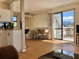 Family Apartment with Mountain Views