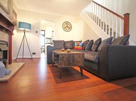 The Barwoods - Modern Spacious Home in Chester - Parking, vacation rental in Chester