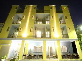 Hotel Miramare, מלון במארוטה