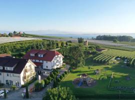 Obst- und Ferienhof Gomeringer, hotel in Immenstaad am Bodensee