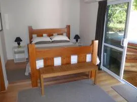 Beach Front Studio, Palms - Tapu Bay Studio