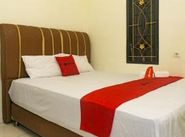 RedDoorz near Sentani Airport Jayapura – hotel w mieście Jayapura