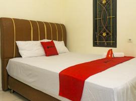 RedDoorz near Sentani Airport Jayapura, rental liburan di Jayapura