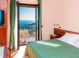 Hotel Montana, hotel v destinaci SantʼAgata sui Due Golfi