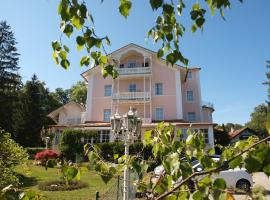 Viesnīca Hotel Villa Sisi pilsētā Pokinge