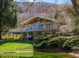 Smoky Mountain Escape with Large Deck and Game Room!