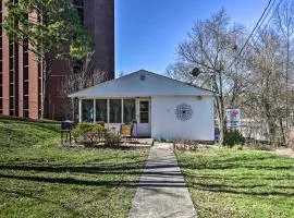 2 Mi to Downtown Knoxville Cozy Home with Patio
