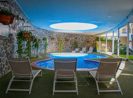 Country Hotel & Suites – hotel w mieście Guadalajara