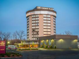 Crowne Plaza Saddle Brook, an IHG Hotel, hotel in zona Paterson Free Public Library, Saddle Brook