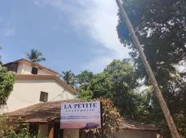 La Petite Guest House