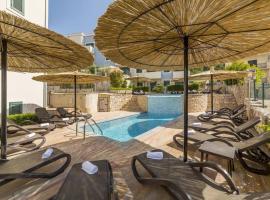 SeaEsta apartment Pool and Beach, family hotel in Slatine