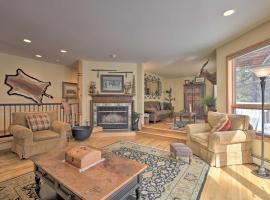 Spacious Angel Fire Cabin < 4 Miles to Resort!, Hotel in Angel Fire