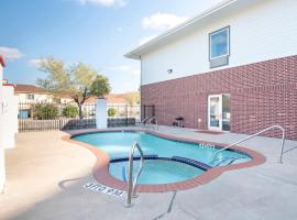 OYO Townhouse Clute Lake Jackson, hotel en Clute