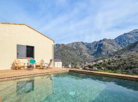 Amazing Home In Feliceto With 4 Bedrooms, Wifi And Outdoor Swimming Pool, помешкання для відпустки у місті Feliceto