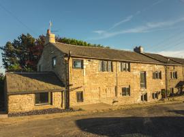 Luxury traditional stone farmhouse in Saddleworth, pet-friendly hotel in Oldham