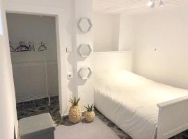 One bedroom apartement with wifi at Montijo, hotel v destinaci Montijo