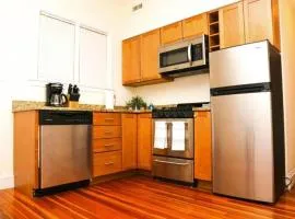 Stylish Apartment in Malden. 20 min from Boston