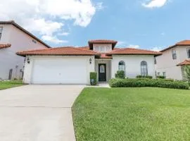 Three-Bedroom Pool Home Davenport