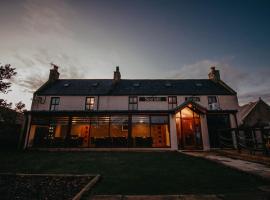 Seafield Arms Hotel, hotel with parking in Whitehills