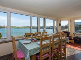 The Moorings, holiday home in Cemaes Bay