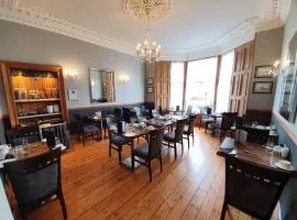 Lauderville guest house