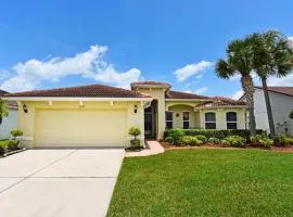 Four-Bedroom Pool Home Davenport