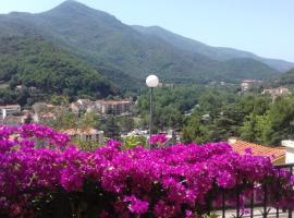 T3 au calme au 2ème étage sans ascenseur avec vue sur les montagnes, hotel para famílias em Amélie-les-Bains-Palalda