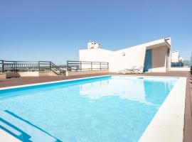 OCEANVIEW Luxury Paradise Location Sun and Pool, hotel de luxo em Olhão