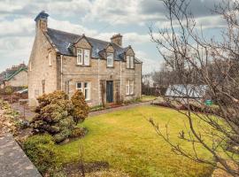 Convalmore House, holiday home in Dufftown
