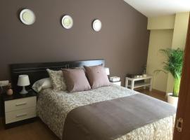 Apartamentos Turísticos Clavero 2, hotel v destinácii Plasencia