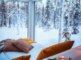 Arctic Skylight Lodge, hotelli Äkäslompolossa